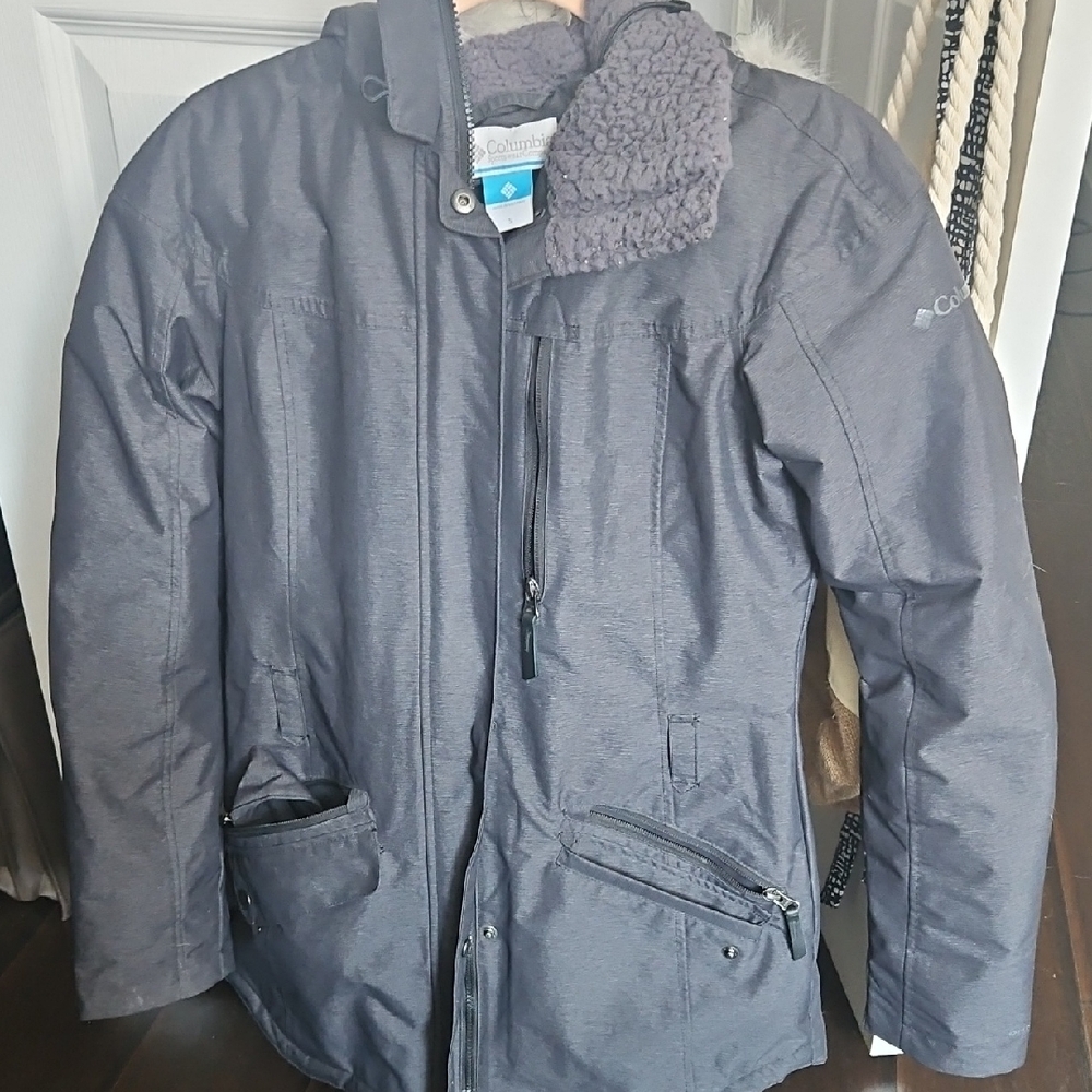 Columbia Gray Performance Jacket Weather-Resistant Insulation